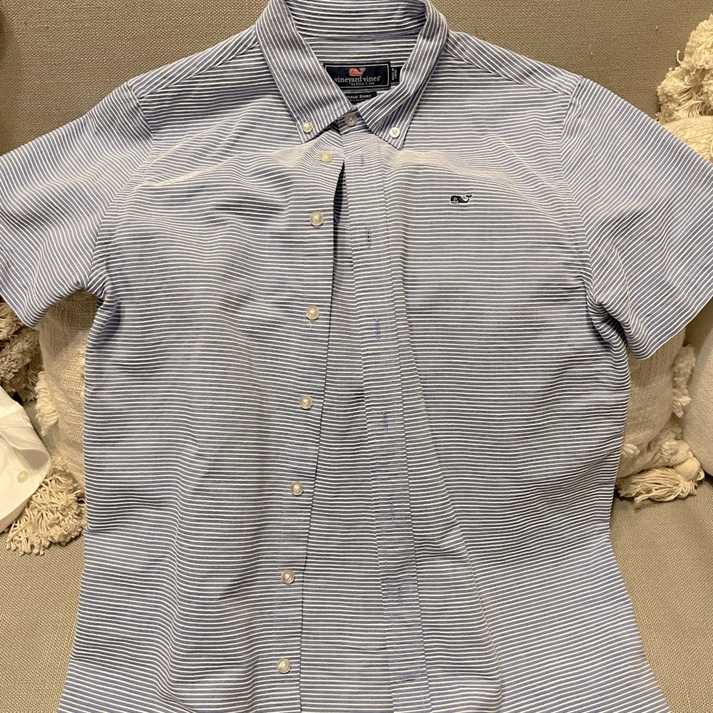 Vineyard Vines blue and white short sleeve button size large boys